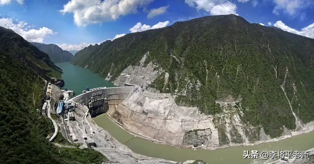 建成仅10个月，耗资数亿元，红旗桥塌了，是质量问题还是地质意外