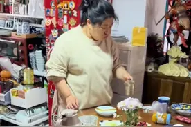 胡老师开始减肥，却意外曝光家里情况，网友：密密麻麻 太压抑图片