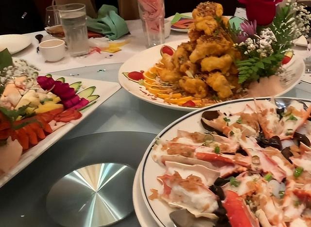 中国赚钱美国花？老戏骨祖孙三代，在美奢华享乐过上人上人生活