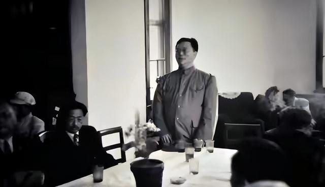1949年，江青前夫被任命为天津市市长，后来他多次找毛主席求援助