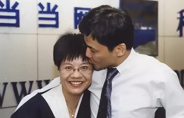 俞渝也没想到，刚离婚2年，李国庆就娶了他40年前的“白月光”