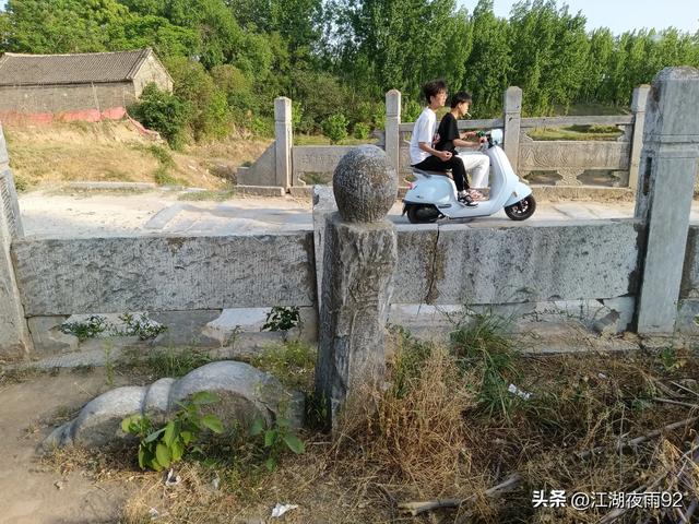 探访南阳丝绸之路上的汉代石拱桥,青石板古道见证博望的兴衰变迁