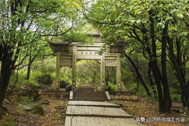 探秘木渎古镇：2500年历史的江南水乡名镇