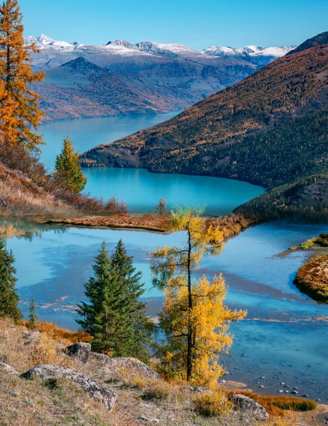 我是上海人，旅游景点喀纳斯，游神仙湾遇晨雾散后见彩石碧水