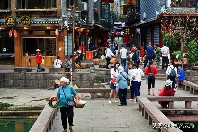 宰客收费、吃相难看，中国人旅游体验越来越差，景区赚钱不择手段