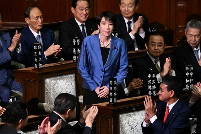 中方三路夹击开进钓鱼岛，高市官宅被围催下台，或成最短命首相？