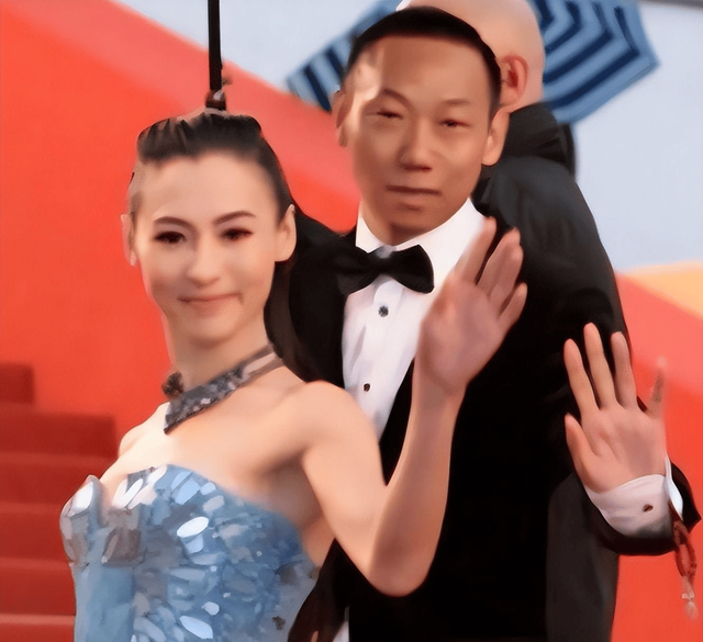 陪玩陪睡根本不够！认干爹、舔手指，娱乐圈的阴暗面彻底藏不住了