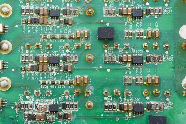 重达18斤的大块头，内部全是灰，麦格米特15kW充电模块拆解