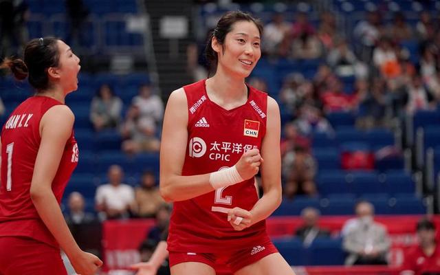 “远走”意大利10个月，官媒揭开朱婷真实处境，郎平说的一点没错