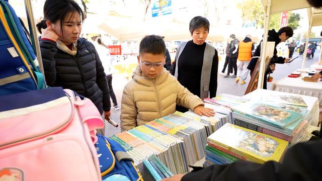 非遗文化融入生活日常 九棵树嘉年华打造文化消费新场景