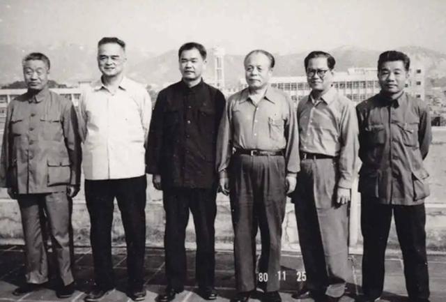 任仲夷传达中央精神，很多干部预感杀气腾腾，任：把杀字改为热字