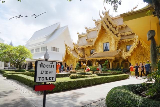 泰国“最尴尬”的寺庙厕所，奢华如宫殿，好多游客误当佛堂参拜？