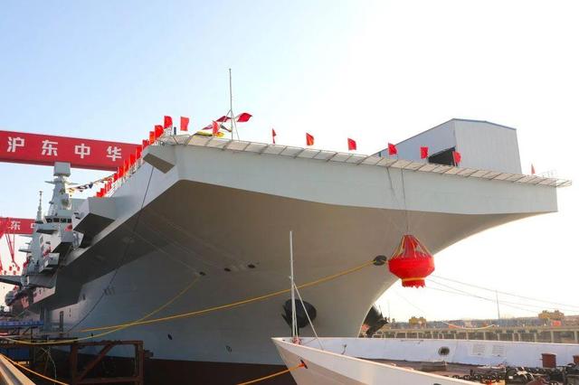 歼-15T在福建舰弹射细节公开