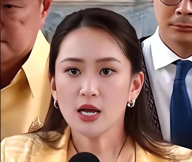 4比2，泰国最新民调出炉，佩通坦想官复原职，中方说了句公道话
