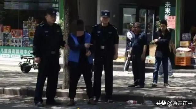 湖南娄底抢劫摩托车杀人案今日开庭，3名嫌犯逃亡30年落网！女儿：父亲遇害后，我和弟弟在饥寒交迫中长大