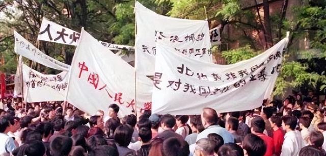美国终于明白，当年炸毁中国大使馆，中国为什么不反击？