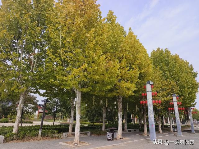 在“天仙配”传说的故事发生地孝感，建有一座“凤凰天仙城”