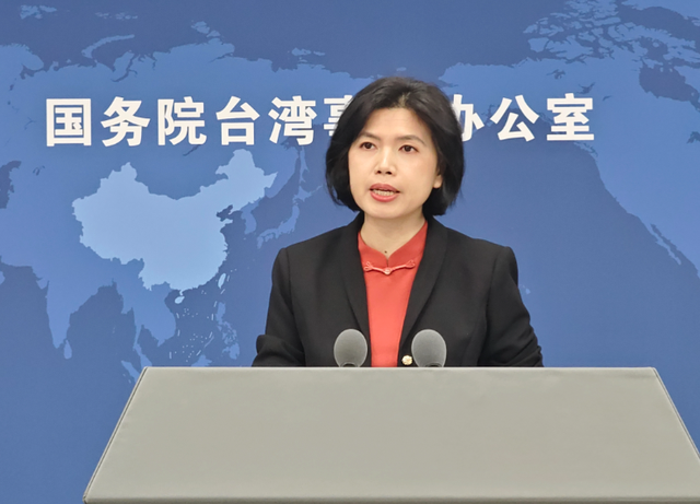 郑丽文不装了？国台办回应武统后，郑丽文表示：绝不放弃武力保台