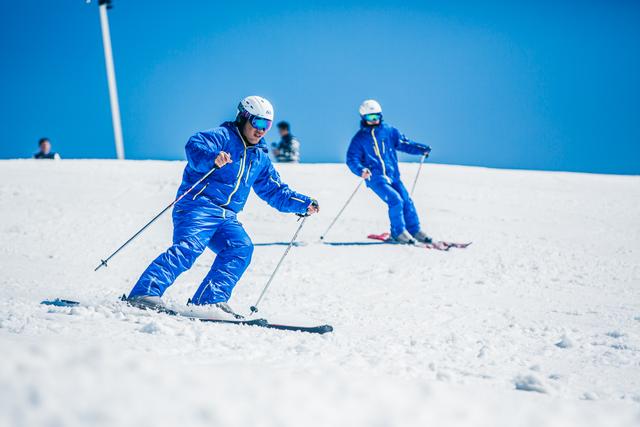 钟山区打造“南国雪乡” 梅花山滑雪场升级开启四重体验