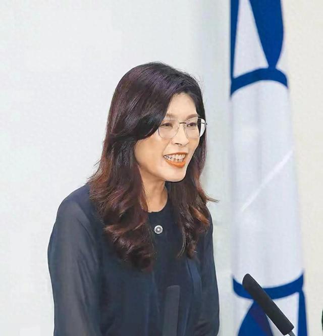 两路人马先后赴美	，郑丽文没上大陆，先上美国！到底打的什么牌？