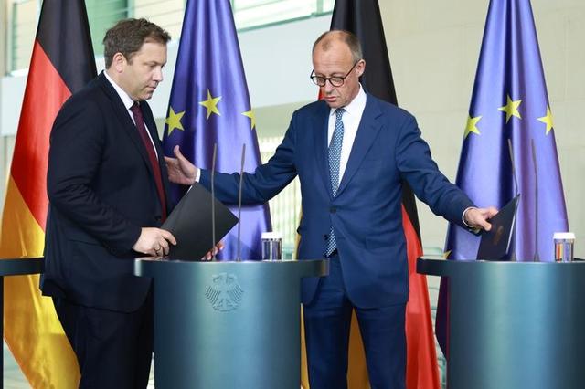 日本话音刚落，又一国介入台海	，专机已经离华，要逼中国做3件事