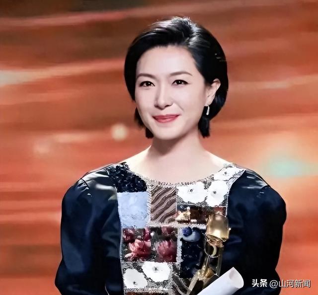因长的太漂亮，七次拒绝导演“要求”被封杀，如今43岁凭实力走红