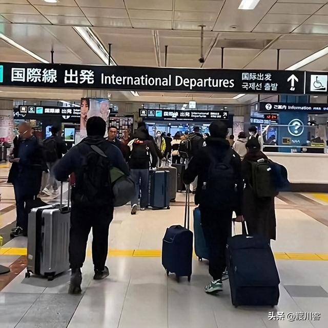 日本遭中方重拳后，高市撤回了言论？外交部直接打脸，自欺欺人