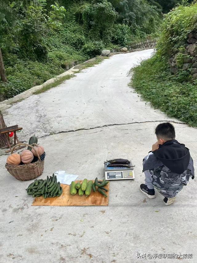 在邹平上回村可以攀爬摩诃峰，但俺没爬，俺买了农家菜打了山泉水