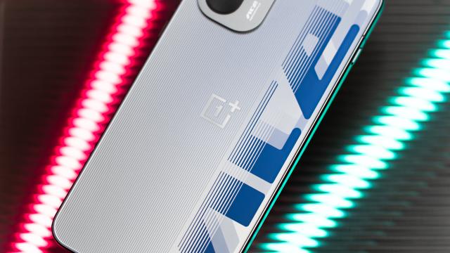 一加 Ace 6 体验：我的枪比你的快 45 帧