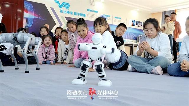 启航金山丨从星空到机器人 阿勒泰市这场科普活动让童心驶向未来