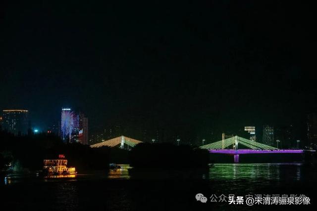 甘肃兰州：兰州两日游之兰州黄河铁桥中山桥夜景醉人 大气磅礴