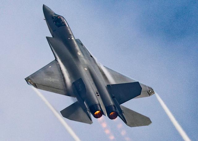 不许福建舰进台海！台军放狠话，要用数百枚导弹让解放军有来无回