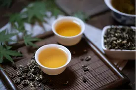喝出头发和异物……抖音牌“东方树叶”爆红：谁来把控质量关？图片