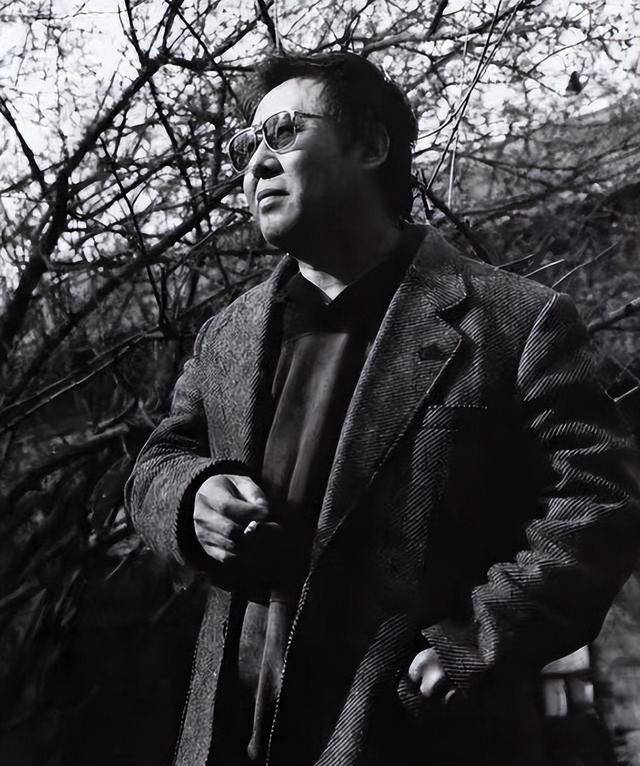 他只活了42岁	，一生妻离子散，兄弟反目，却被数亿人奉为精神导师