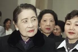 宋美龄晚年拒绝回忆过往，却反复念叨：如果我姐姐庆龄还活着的话图片