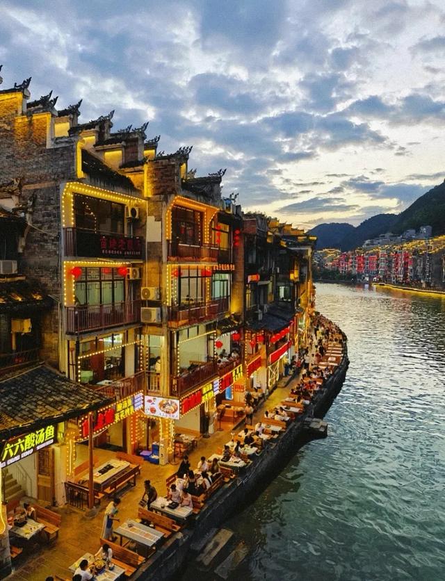暑假适合一个人散心的4个治愈古镇，免门票，累了就去小住三五天
