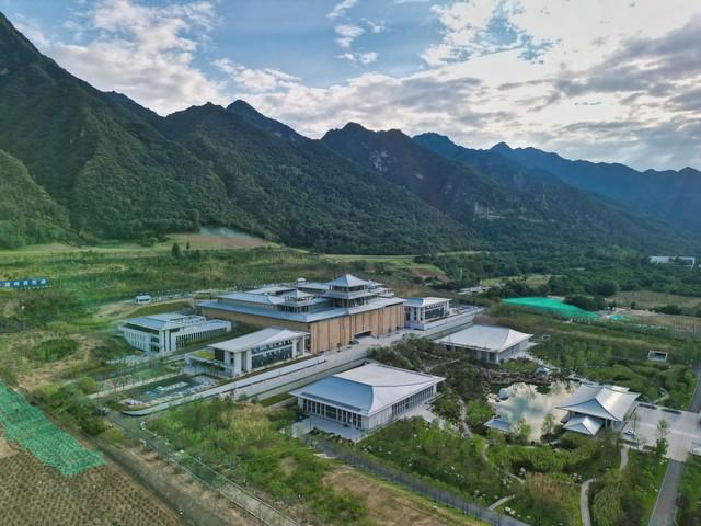 接上 时空走廊：稻城打造“天地人”旅游新范式