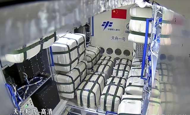 央视披露!神舟十九号出舱意外,蔡旭哲称情况危险,出舱风险有多大