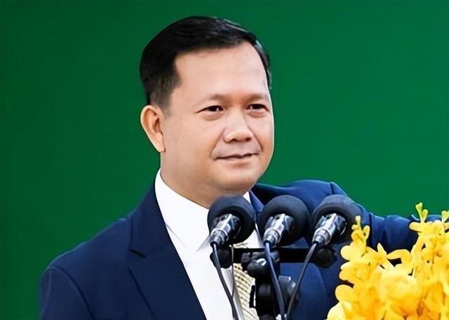 最重视中国阅兵的国家，第一个抵达北京，89岁太后扶光头国王下机