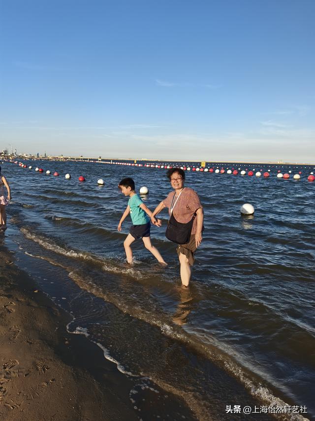 平豪视点Ⅱ上海金山城市沙滩，湛蓝的海，酷暑中的避暑港湾