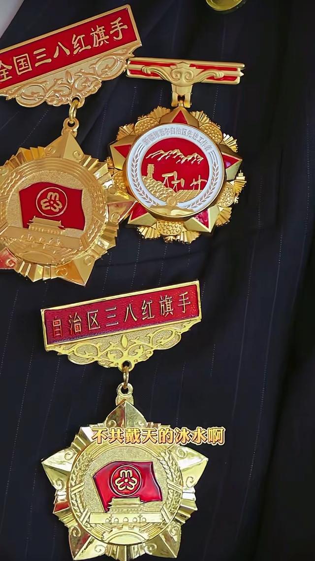 贺娇龙遗体运回老家，初中老师透露下葬地点，生前靠机器维持心跳