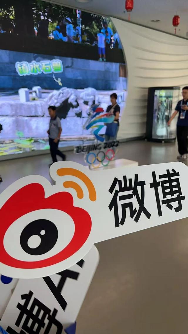 人类首届机器人运动会：跑歪撞人打哆嗦，却看到了中国智造的未来
