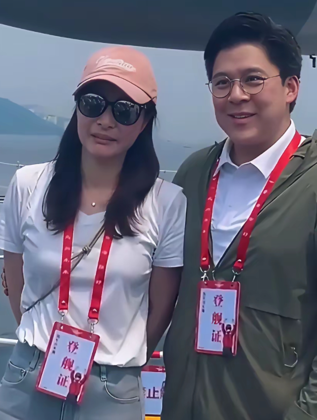 三连升！霍启刚官宣喜讯，新身份给郭晶晶长脸，让李嘉诚不敢吭声