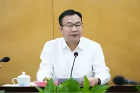 福建2位干部履新，他已任市领导｜多次跨省任职，福建籍鲍挺任西藏外事办主任图片