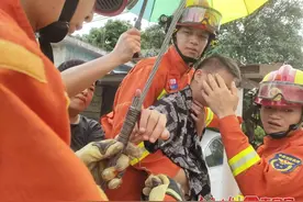 11岁男孩手指被钢丝穿透，消防紧急救援图片