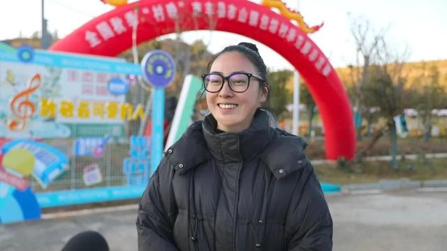 南丰：硕果盈枝绘美景 秋季村晚贺丰年