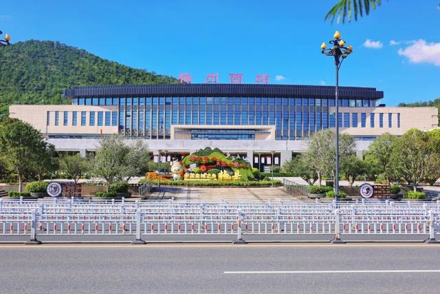 发现团坐高铁看粤东，细数高铁带来的“虹吸效应”