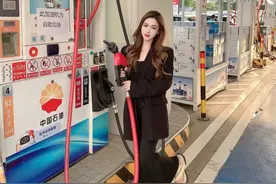 加油加满还是加200？都不要这样加油，加油站老员工偷偷告诉我图片