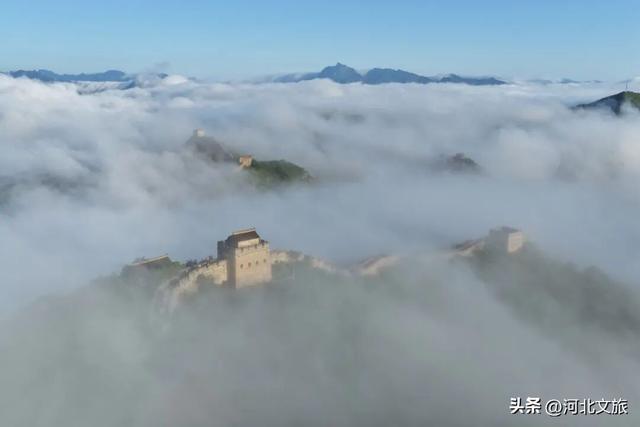 云海漫金山，一眼千年梦