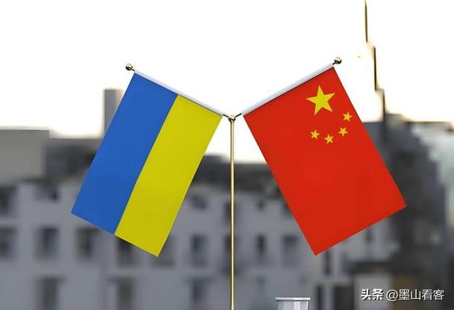 乌方访华回国后，泽连斯基通告全球	，恐要制裁中方，理由简直荒唐